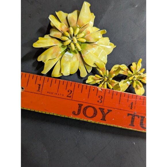 Yellow Enamel Daisy Clip Earrings Brooch Pin Set  Vintage Flower Power Retro - Picture 7 of 7